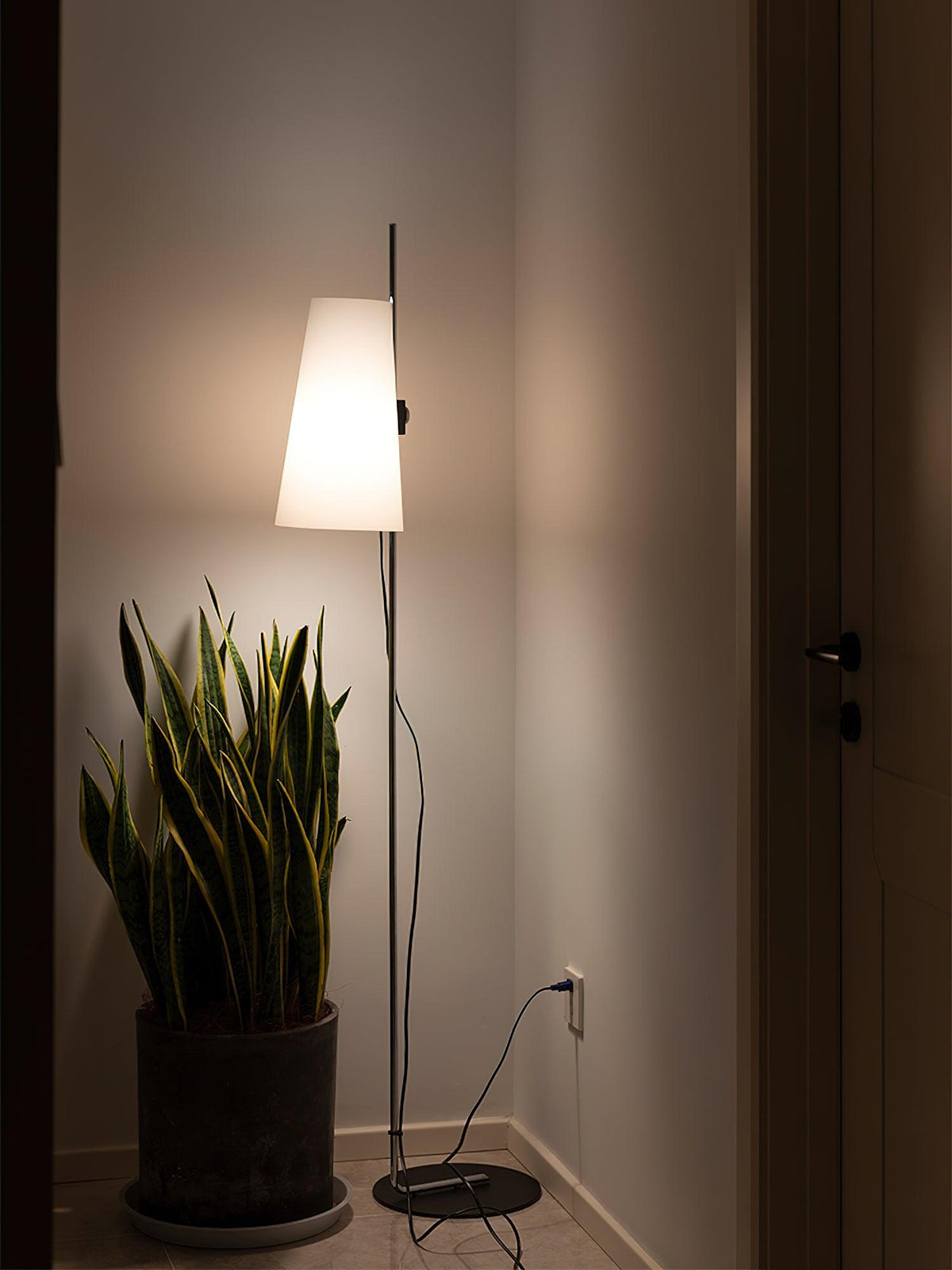 Lupe Floor Lamp Floor lamp
