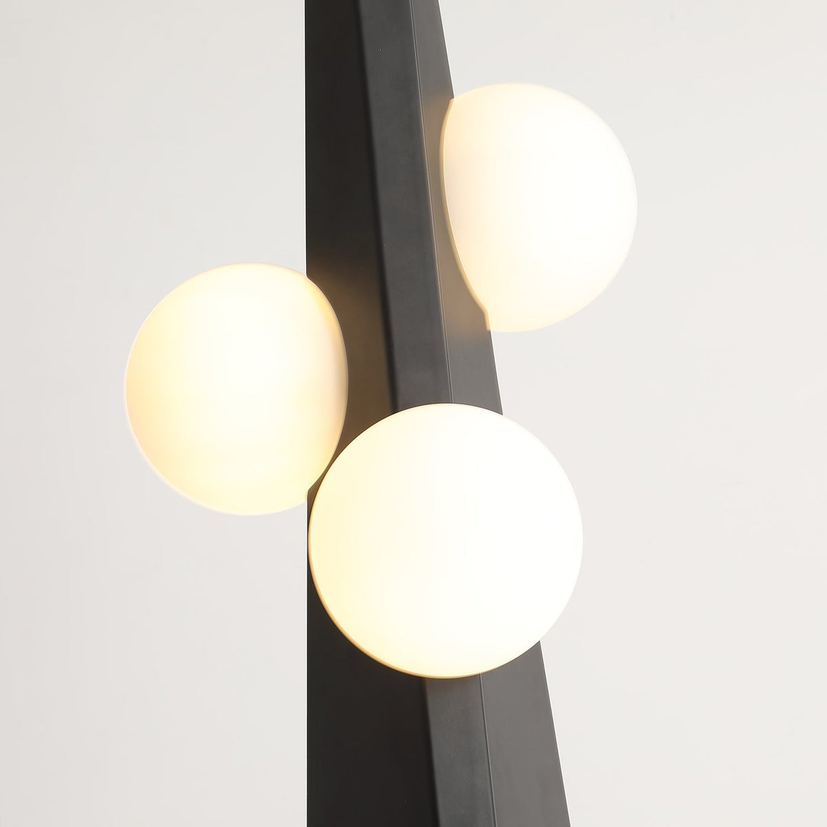 Noir Roy Floor Lamp Floor lamp